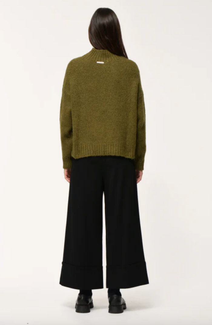 Codyn Pullover Sweater (LAST ONE, SMALL)