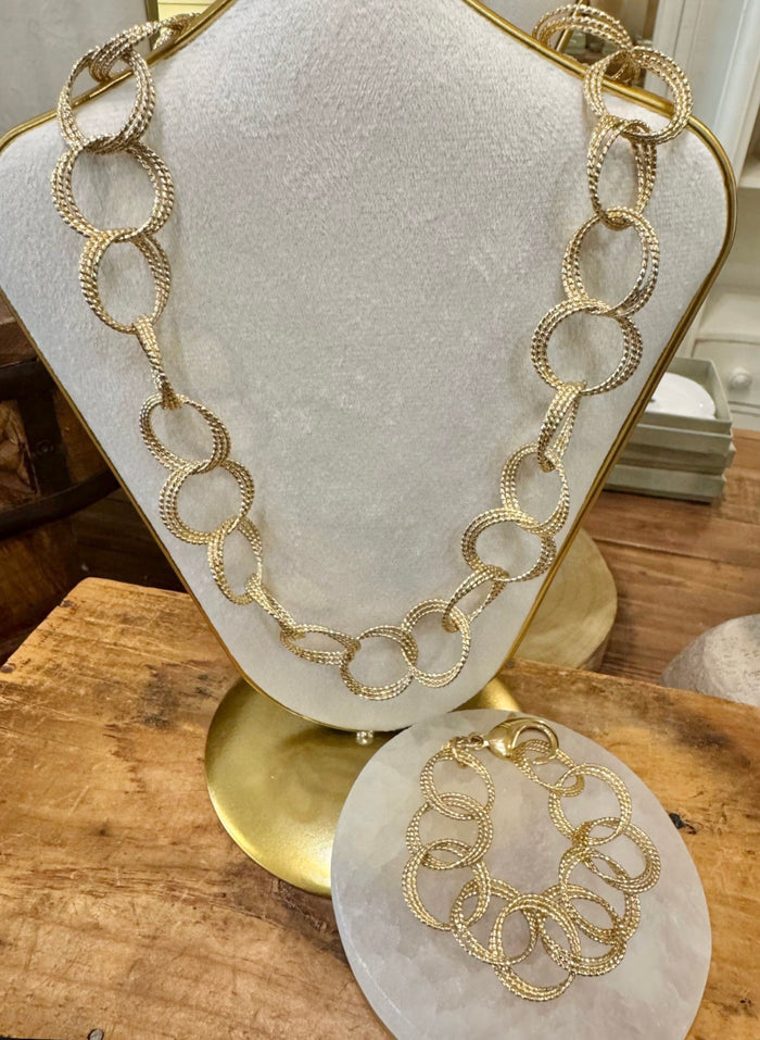 Cristina V Etched Circle Chain Necklace