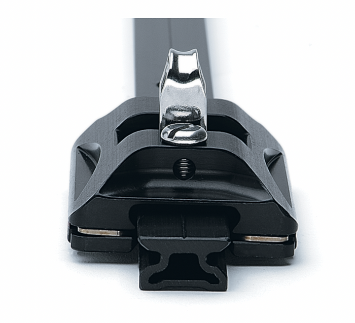 HARKEN 22mm Non-CB Car — Pivoting Shackle - Bosuns Boat
