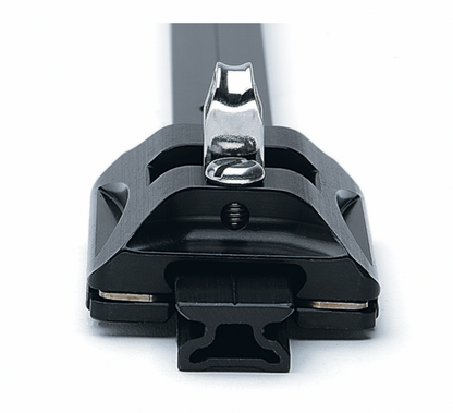 HARKEN 22mm Non-CB Car — Pivoting Shackle - Bosuns Boat
